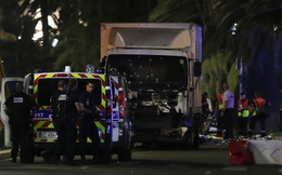 Cảnh sát đã bắn chết kẻ lái xe tải đâm vào đám đông ở Nice