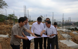 Chủ tịch TP Đà Nẵng kiểm tra đột xuất dự án không phép trên bán đảo Sơn Trà