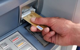 ‘Tuýt còi’ các ngân hàng toan ngừng hoạt động ATM sau 22h
