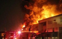 Nhà kho công ty Suzuki cháy rụi trong đêm