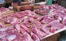 Giá lợn hơi giảm mạnh, người tiêu dùng vẫn phải mua thịt giá cao