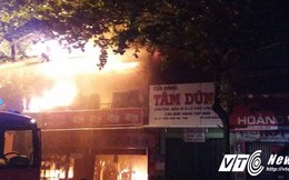 Cửa hàng điện máy lớn bậc nhất thị xã Quảng Trị bốc cháy trong đêm