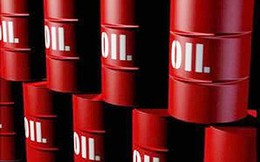 Giá dầu bất ngờ giảm mạnh hơn 2%
