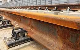 Cận cảnh những vết nứt tại dự án đường sắt trên cao Cát Linh - Hà Đông