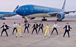 Nhân viên Vietnam Airlines nhảy 'Bống bống bang bang': Sắp bị Vietjet qua mặt, "lão làng" đang quay sang học tập chính người "đàn em"?