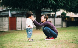 “5 phút thủ thỉ” và “cái ôm 8 giây” - hai cách dạy con ngoan được nhiều cha mẹ Nhật áp dụng