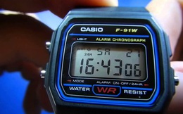 Hãy nhìn chiếc đồng hồ điện tử Casio cũ kỹ được độ lại chẳng khác gì smartwatch này chất đến thế nào