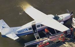 Máy bay hạ cánh xuống sông, nhiều hành khách thoát chết