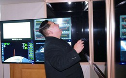 Triều Tiên khoe ảnh ông Kim Jong-un vui mừng theo dõi tên lửa