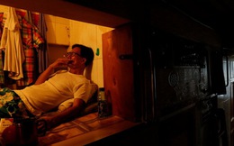 Những “ngôi nhà quan tài” rộng vài m2: Cuộc sống tù túng, ngột ngạt của hàng nghìn người dân Hong Kong
