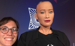 Tôi đã gặp Sophia - công dân robot đầu tiên của thế giới và cách cô ấy nói lời tạm biệt đều khiến trái tim mọi người tan chảy
