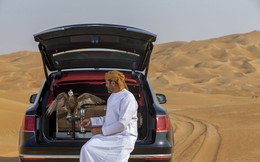 Có gì trong chiếc ô tô sang trọng dành riêng cho giới quý tộc có thú chơi chim ưng ở Trung Đông?