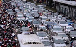 Giá thuê xe ôtô cận Tết cao gấp 3 lần mà vẫn không đủ nhu cầu