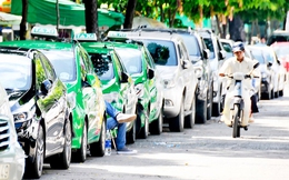 Cạnh tranh với Uber và Grab, taxi truyền thống hợp tác với đối tác ngoại