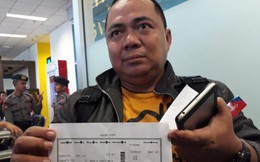 Người đàn ông may mắn thoát khỏi thảm họa máy bay Indonesia rơi vì đến sân bay muộn 10 phút
