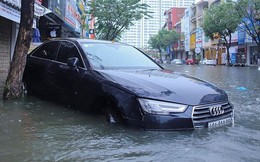 Xế hộp BMW, Range Rover chìm trong hầm, ngập trên đường Đà Nẵng
