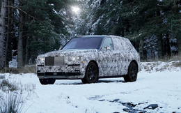 Rolls-Royce Cullinan nâng tầm đẳng cấp với tiện ích “lầu vọng cảnh”, tăng thêm trải nghiệm cho các khách hàng đại gia
