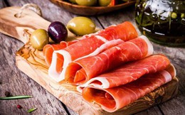 Giăm bông Parma lừng danh của nước Ý: Món ngon từ nguyên liệu thịt tươi hảo hạng được "thử thách" với không khí sạch và thời gian