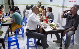 Cựu tổng thống Mỹ Obama đăng tải hình ảnh ăn bún chả ở Việt Nam, bày tỏ thương tiếc tới Anthony Bourdain qua đời