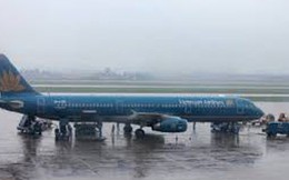Airbus A321 gặp trục trặc kỹ thuật khi hạ cánh xuống sân bay Vinh dưới trời mưa