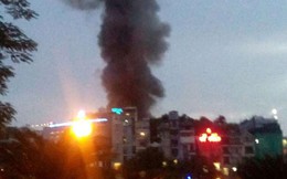 Hiện trường 10 căn nhà bị lửa thiêu rụi trên phố Hà Nội