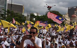Biểu tình lớn ở trung tâm Kuala Lumpur, cảnh báo cho cổ động viên Việt Nam