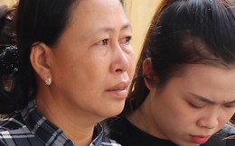 Vượt gần 1.500km, cha mẹ nữ sinh tử vong trong vụ xe lao xuống vực đèo Hải Vân ngã quỵ khi đón thi thể con tại nhà vĩnh biệt
