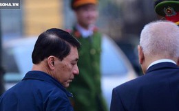 Cựu thứ trưởng Bộ Công an Trần Việt Tân đến tòa