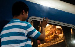 Những nụ cười ở ga Sài Gòn ngày giáp Tết: Trở về sau hơn 19 năm bôn ba nơi xứ người