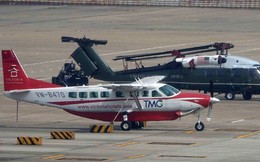 [NÓNG] Ngựa thồ C-17 Mỹ đáp xuống sân bay Nội Bài, thả siêu trực thăng Marine One của TT Trump