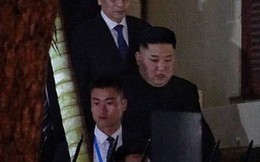[ẢNH] Chủ tịch Kim Jong Un thăm Đại sứ quán Triều Tiên trong ngày đầu tiên đến Hà Nội