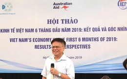 TS Nguyễn Đình Cung: 'Tiền của mình mà cứ đưa cho người khác'