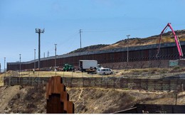 Kế hoạch xây tường biên giới của Trump đe dọa hơn 120 dự án quốc phòng