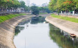 Bơm nước sông Hồng “cứu” sông Tô Lịch: “Có tiền bơm rửa thì cũng chuyển ô nhiễm sang cho nơi khác”