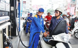Giá xăng tiếp tục giảm mạnh, dầu bất ngờ giảm hơn 1.100 đồng/lít kể từ 15 giờ chiều nay