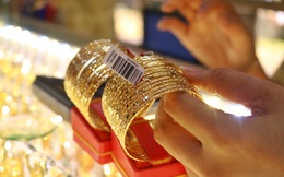 Giá vàng tiếp tục lao dốc, về quanh 46 triệu đồng/lượng