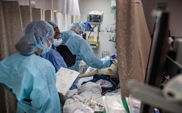 Bệnh viện ở New York bật chế độ thảm họa, bác sĩ thành bệnh nhân Covid-19