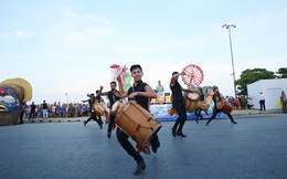 Sau Covid-19, du lịch Sầm Sơn bùng nổ với lễ hội Carnival đường phố