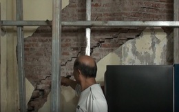 Hà Nội: Dân phố cổ đứng ngồi không yên trong ngôi nhà nứt toác, siêu vẹo, có thể đổ sập bất cứ lúc nào