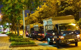 Nhiều tuyến đường ở Sài Gòn bị xe container chiếm dụng ngày đêm