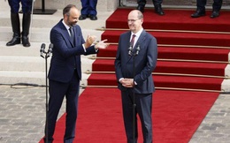 Vừa từ chức, cựu thủ tướng Pháp đối mặt nguy cơ ngồi tù vì dịch Covid-19