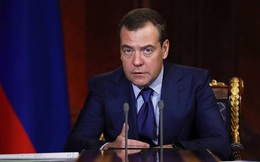Thủ tướng Nga Medvedev từ chức, giải tán chính phủ