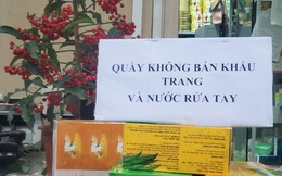 Sau 1 đêm, chợ thuốc lớn nhất Hà Nội đồng loạt đặt biển "không bán khẩu trang, miễn hỏi"