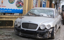 Chùm ảnh: Siêu xe Bentley 20 tỷ nằm “xếp xó” trên vỉa hè Hà Nội, hơn 5 năm qua không ai biết chủ nhân ở đâu