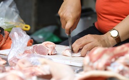 Thịt lợn chợ truyền thống Hà Nội bất ngờ tăng giá