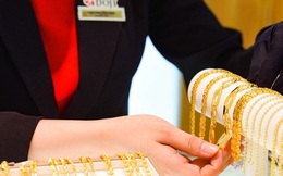 Giá USD tự do lên xấp xỉ 24.000 đồng/USD