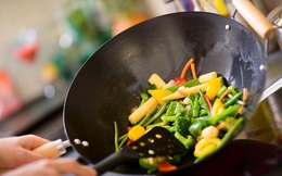 Nếu cứ sử dụng 4 dụng cụ này để nấu ăn, sức khỏe của cả gia đình bạn sẽ ngày một giảm sút và sản sinh nhiều bệnh nguy hiểm
