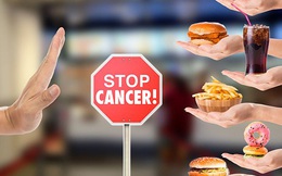 Nhiều người thường xuyên ăn uống theo 3 kiểu tiện lợi này mà không biết đang tự "nuôi dưỡng" mầm bệnh ung thư