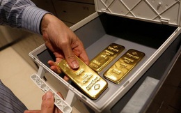 Giá vàng tiếp tục đi xuống, USD tự do tăng khá mạnh