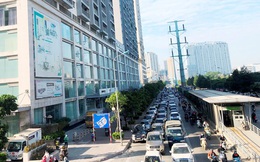 Cận cảnh cao ốc 'nhấn chìm' con đường BT Hà Nội